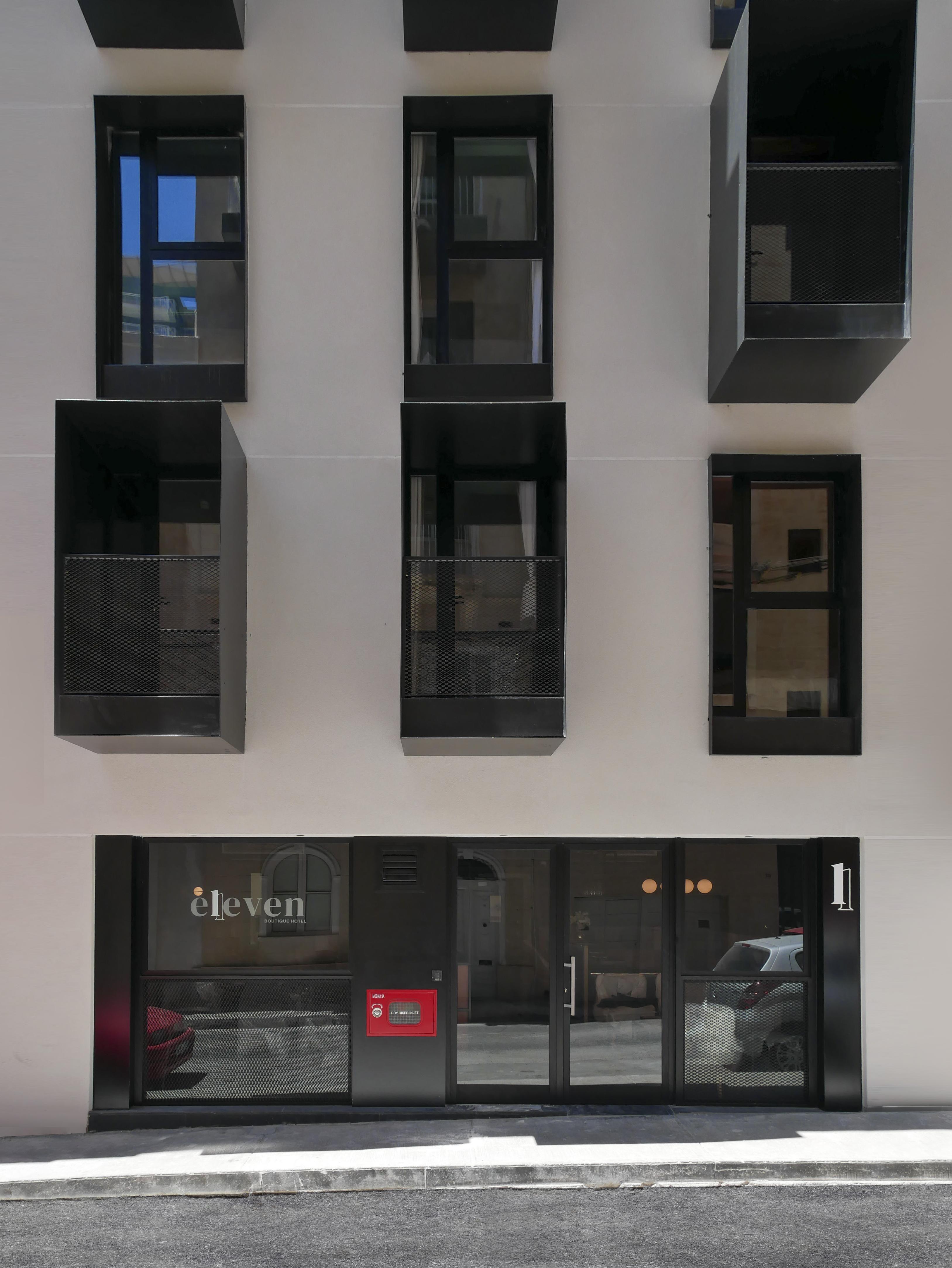 Hotel Eleven by Warren Collection 2/2