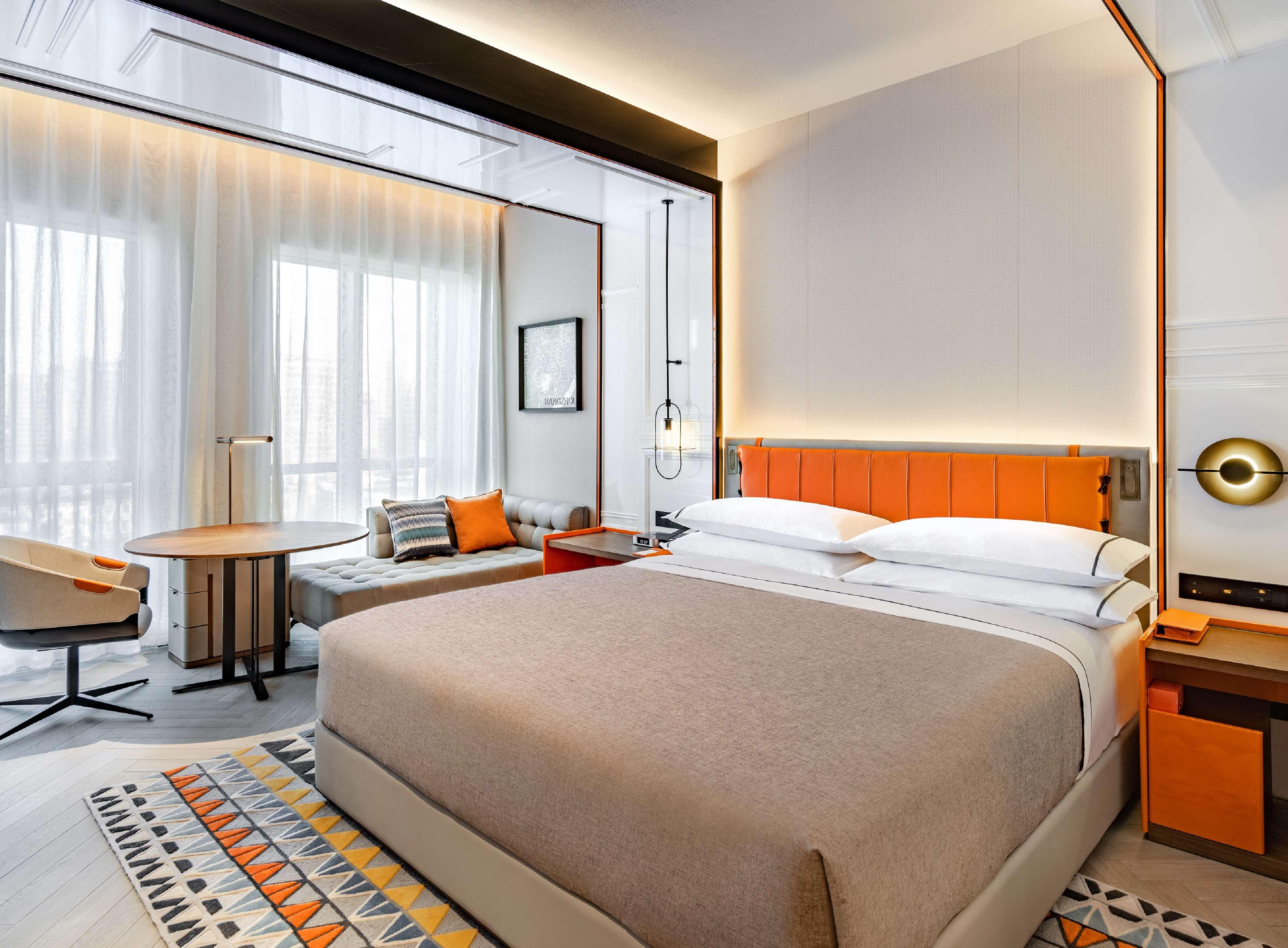 CANOPY, KING BED