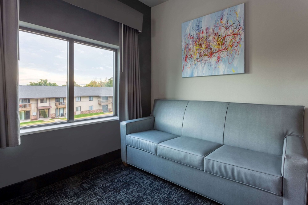 Baymont Inn and Suites by Wyndham Madison 50/64