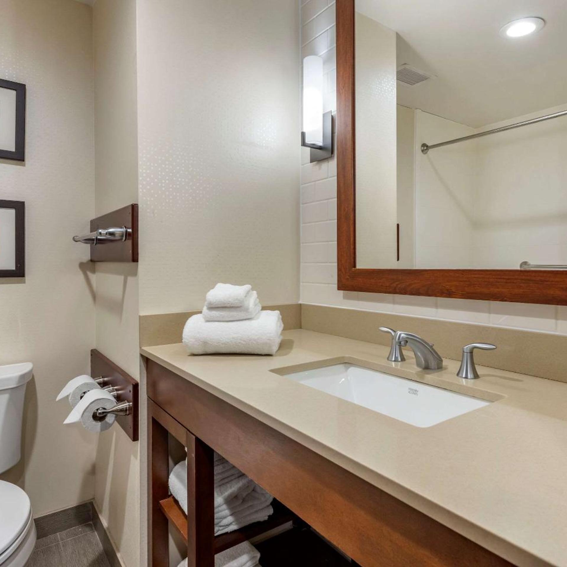 Comfort Inn & Suites 39/40