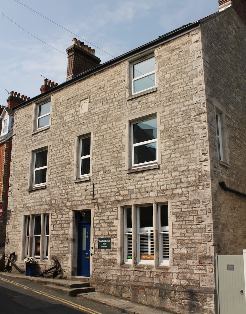 Taunton House B and B 1/47