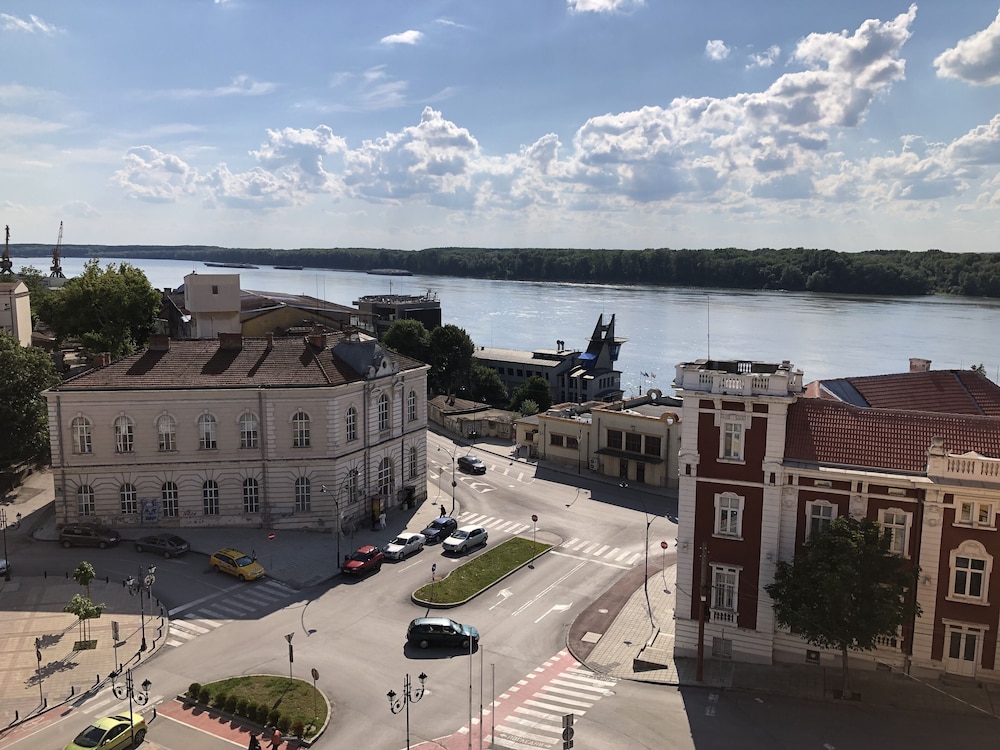 Anna Palace 46/50