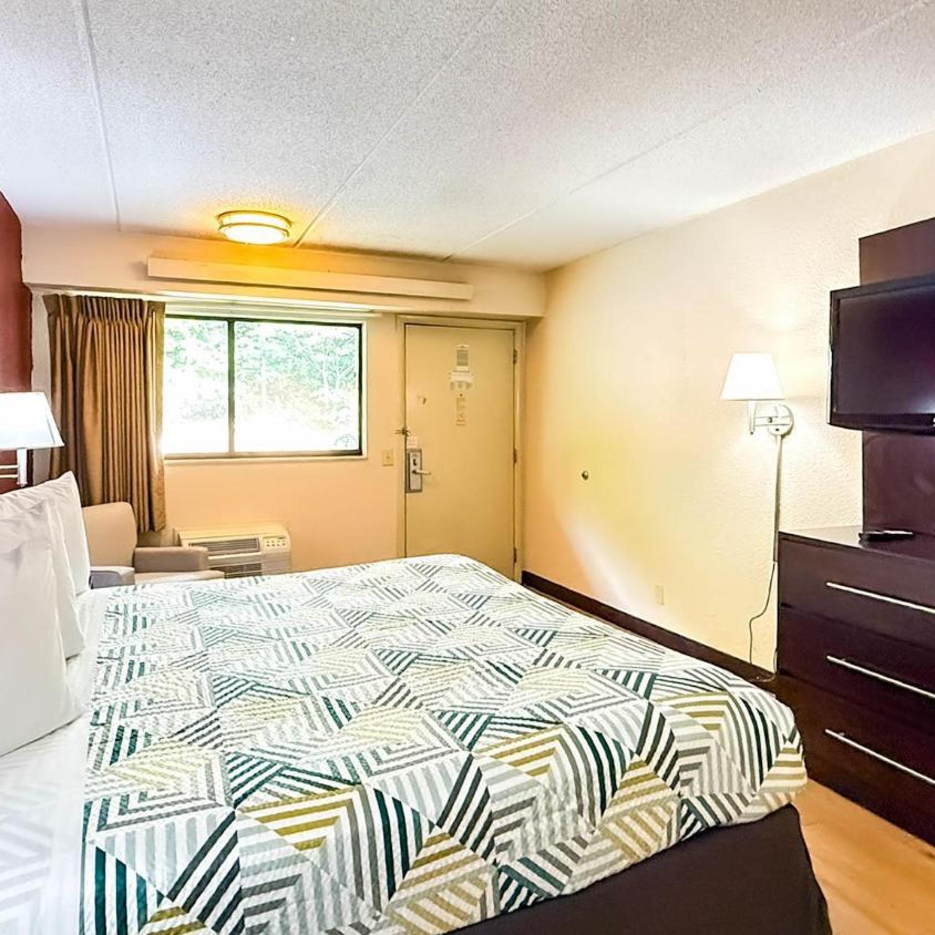 غرفة بسرير كينج للمدخنين لذوي الإعاقة، Motel 6 Atlanta Smyrna / Ballpark 3/4