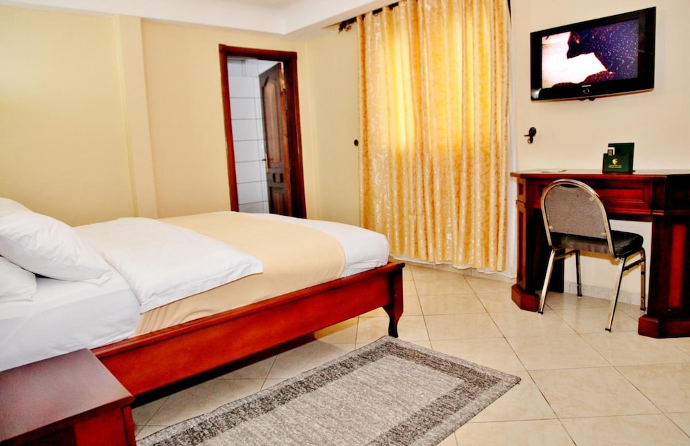 Vallee Des Princes Hotel 11/47