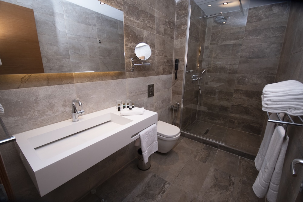 RODINA Hotel 48/49