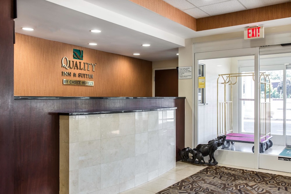 Quality Inn and Suites Danbury Near University 10/44