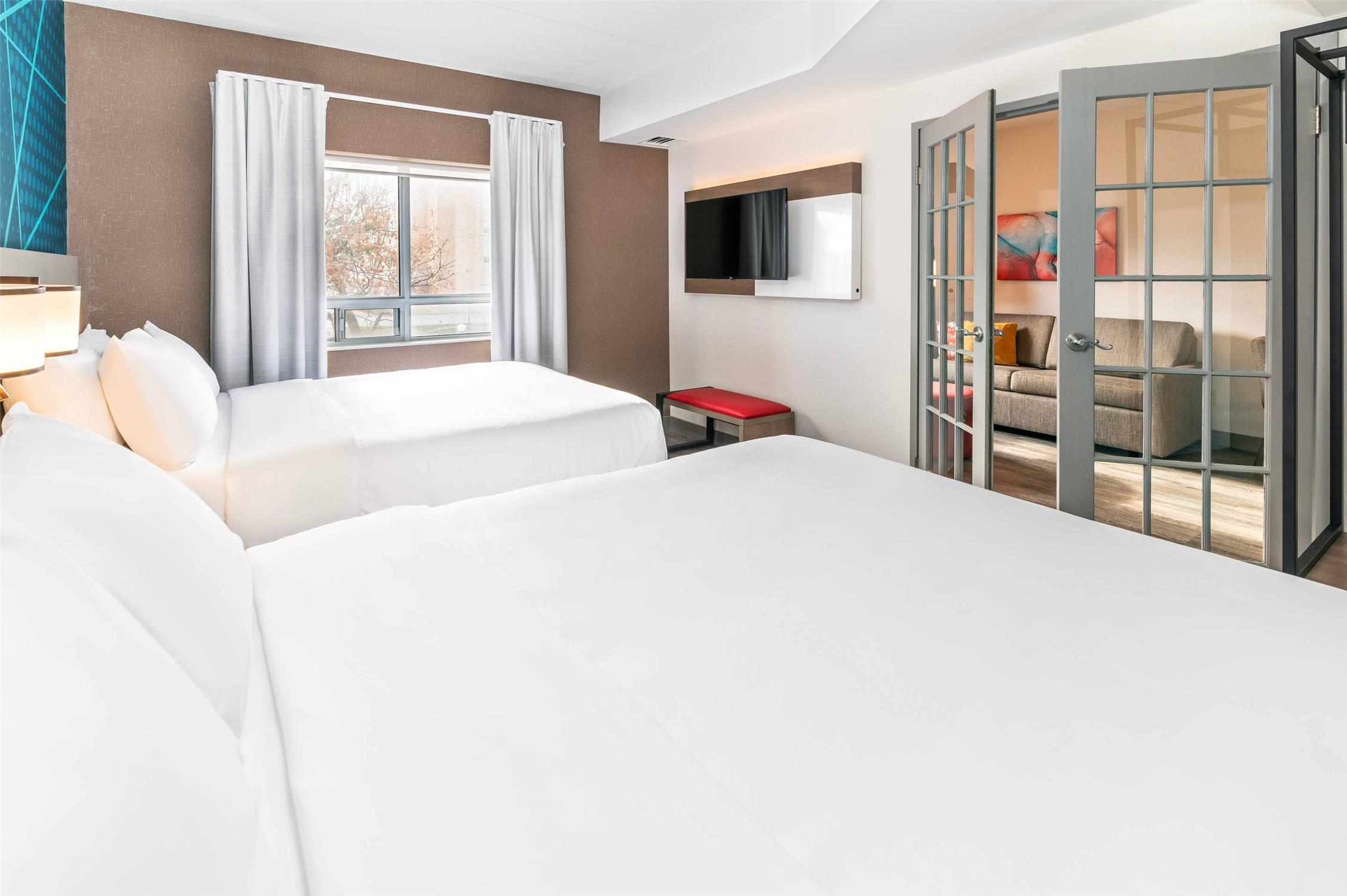 Room at Comfort Suites London, ON, LONDON - CANADA