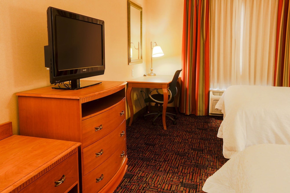 Hampton Inn & Suites Tomball Houston NW 72/86