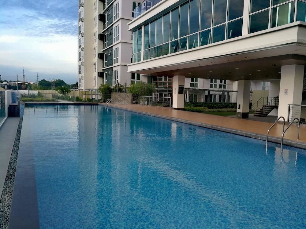 Studio Unit At Abreeza Place 1/50