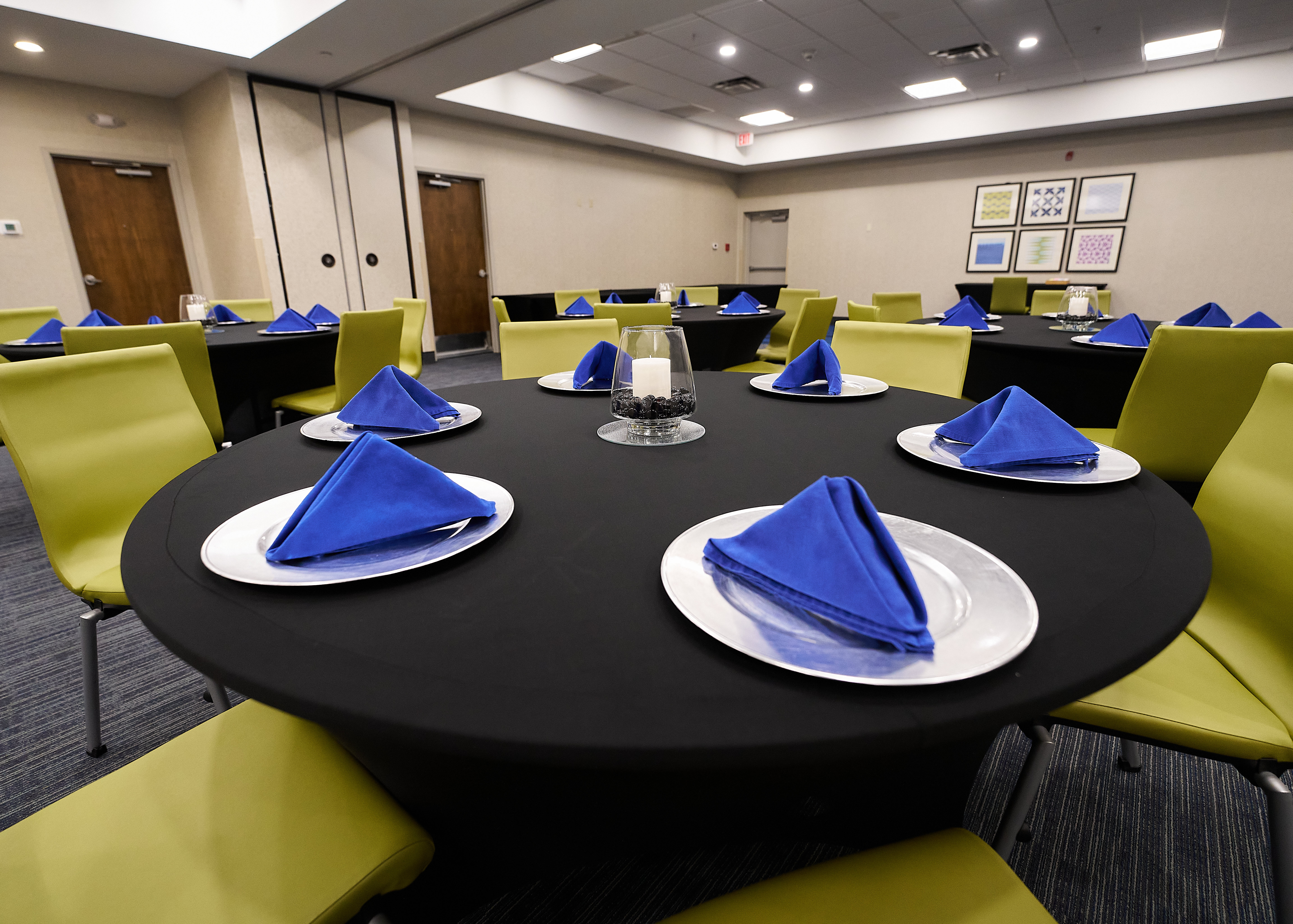 Holiday Inn Express Charleston-Civic Center 47/57
