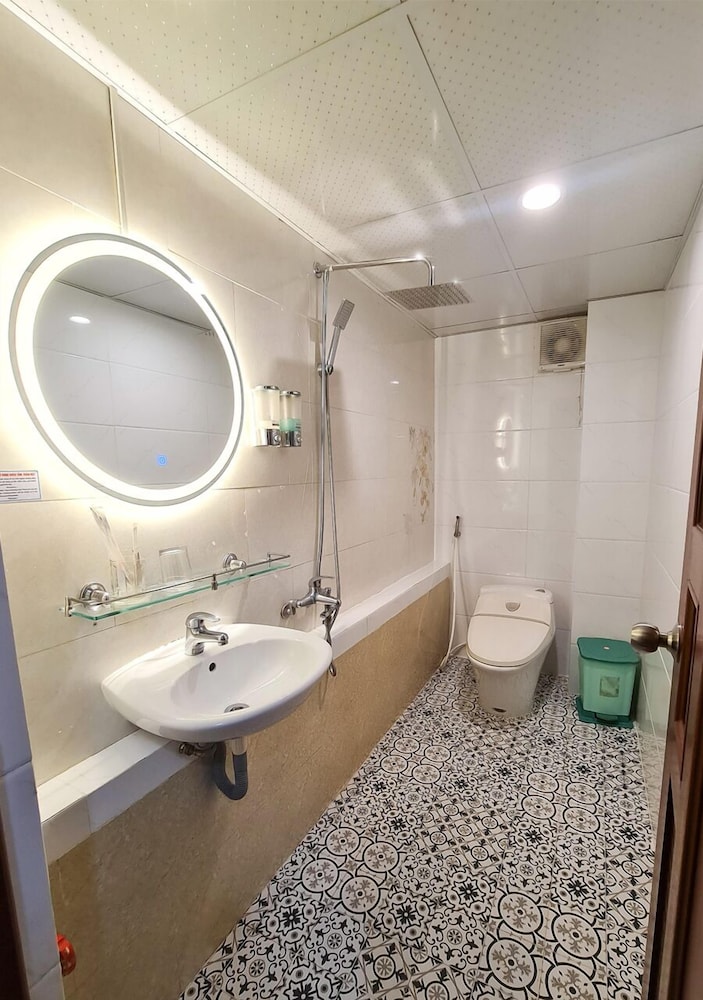 QUAN QUAN HOTEL 41/43