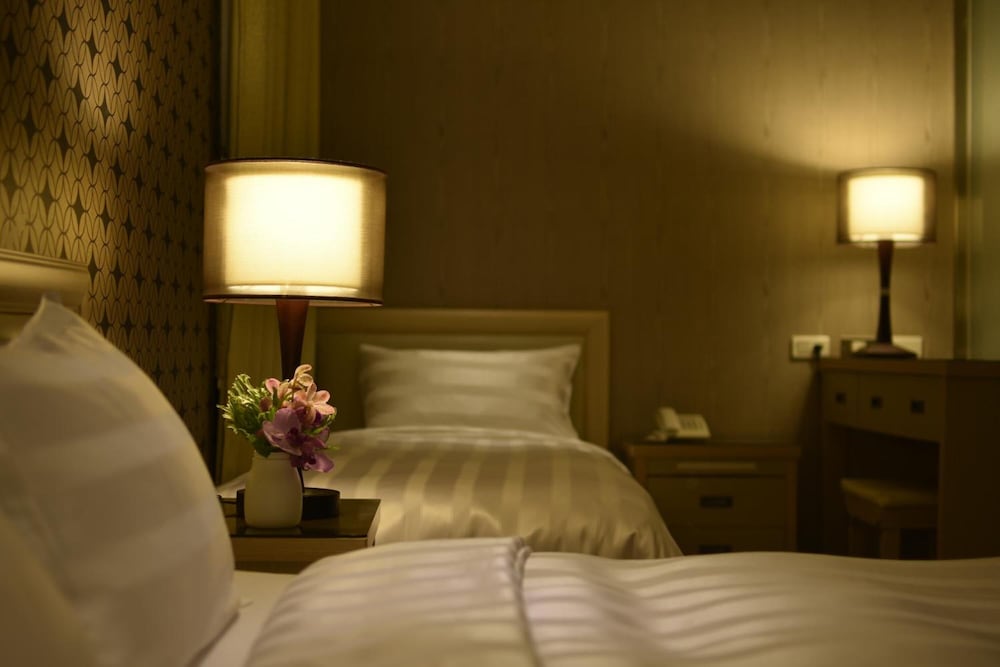 A CASA HOTEL 15/29