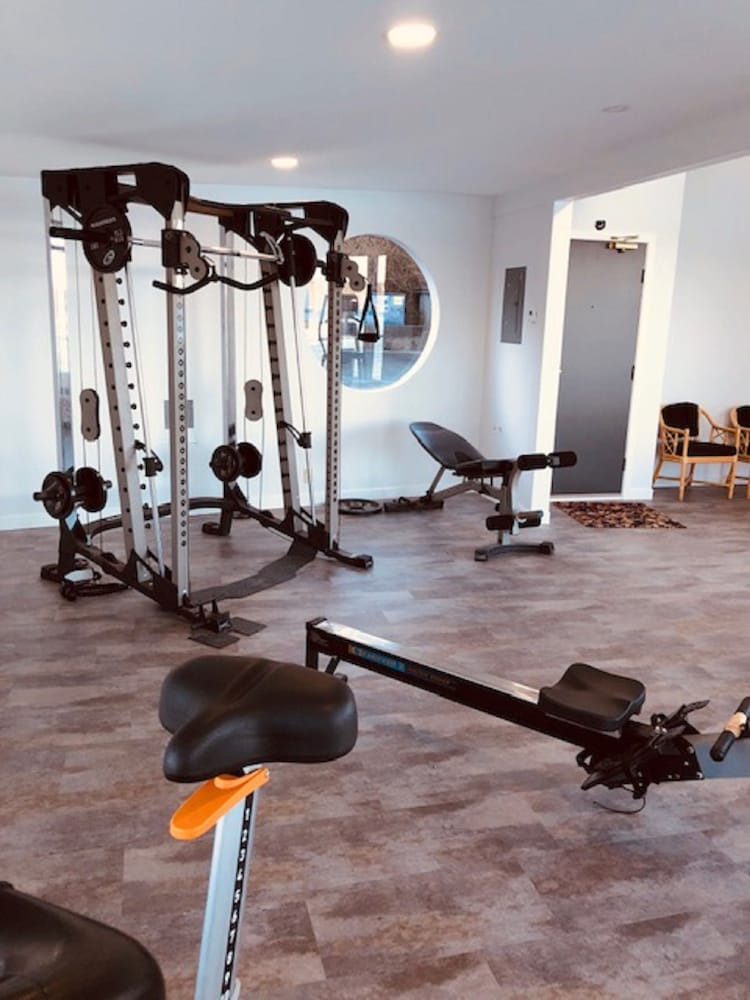 Anchor Inn And Suites 23/34