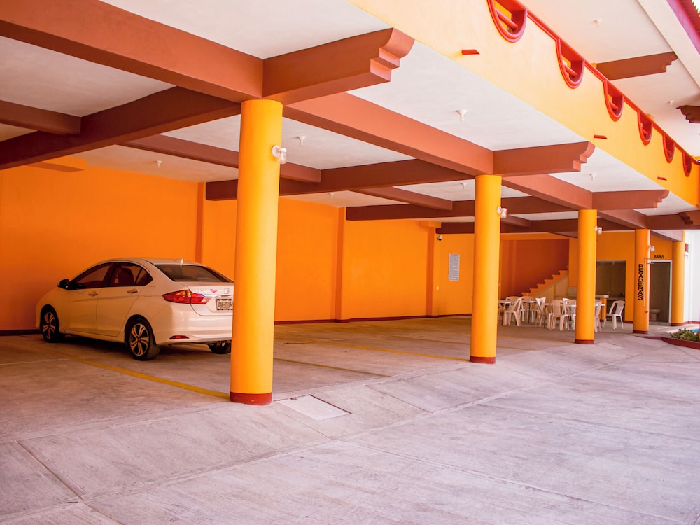 OYO Hotel La Playa 26/29