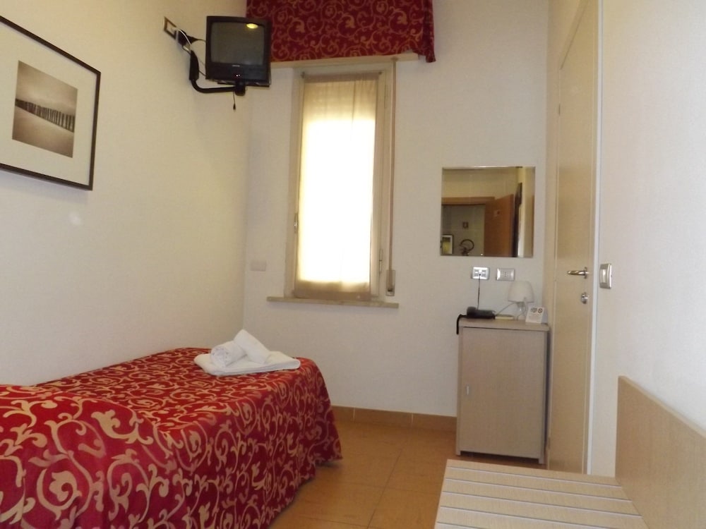 Mimosa Hotel 10/50