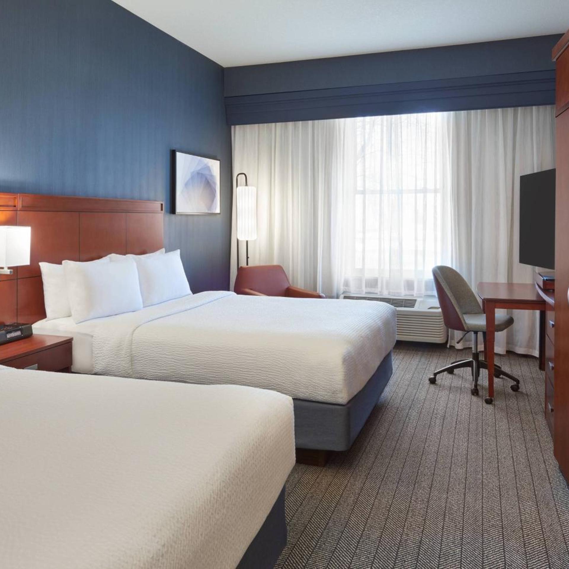 Room, King Bed, 2 Queen Beds