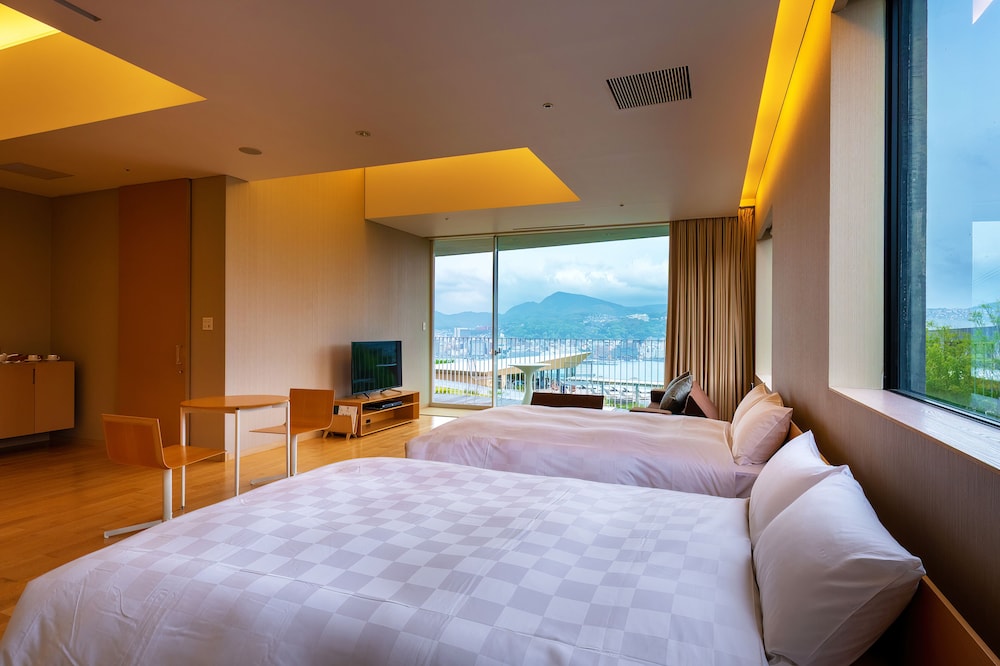 STANDARD, TWIN BEDS, MAIN BUILDING