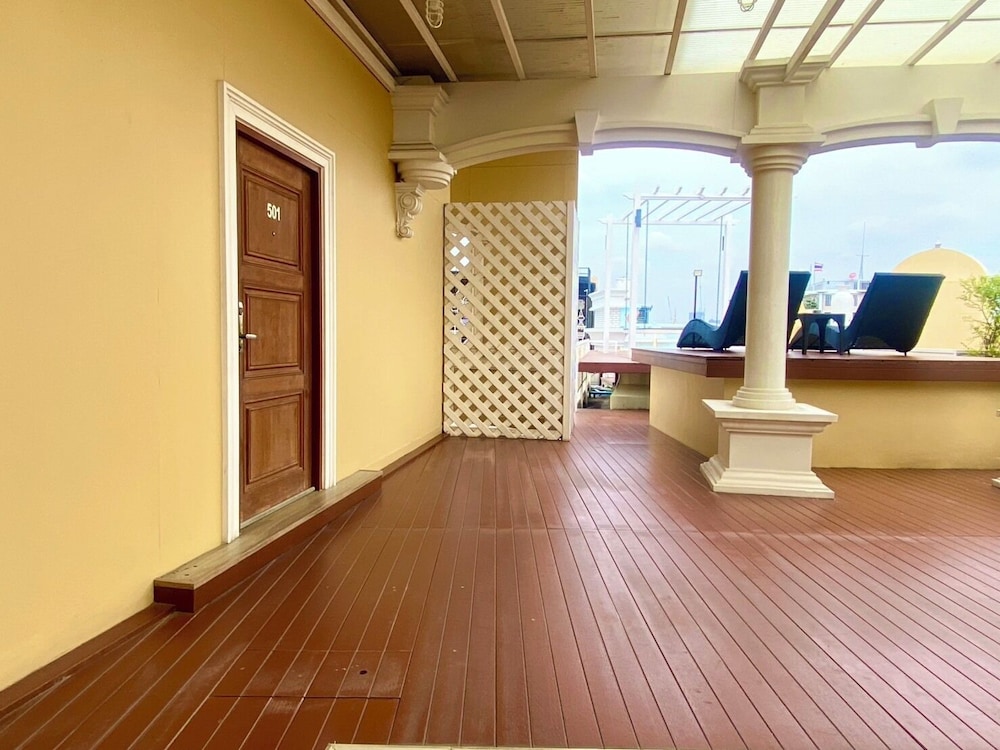 Siri Oriental Bangkok Hotel (ex The Warehouse Bangkok) 21/50