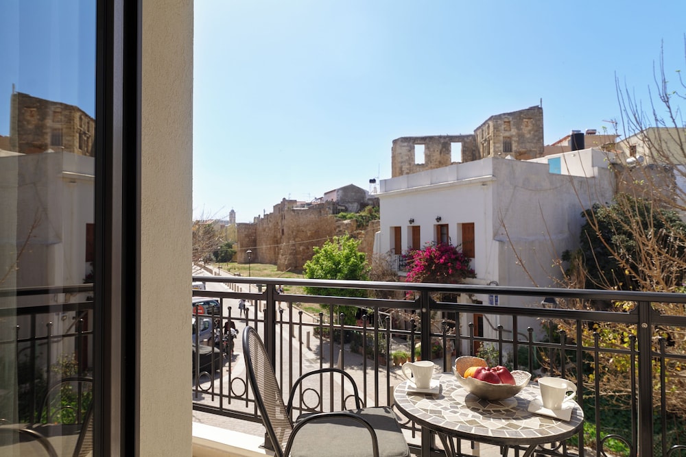 Nival Luxury Suites 45/50