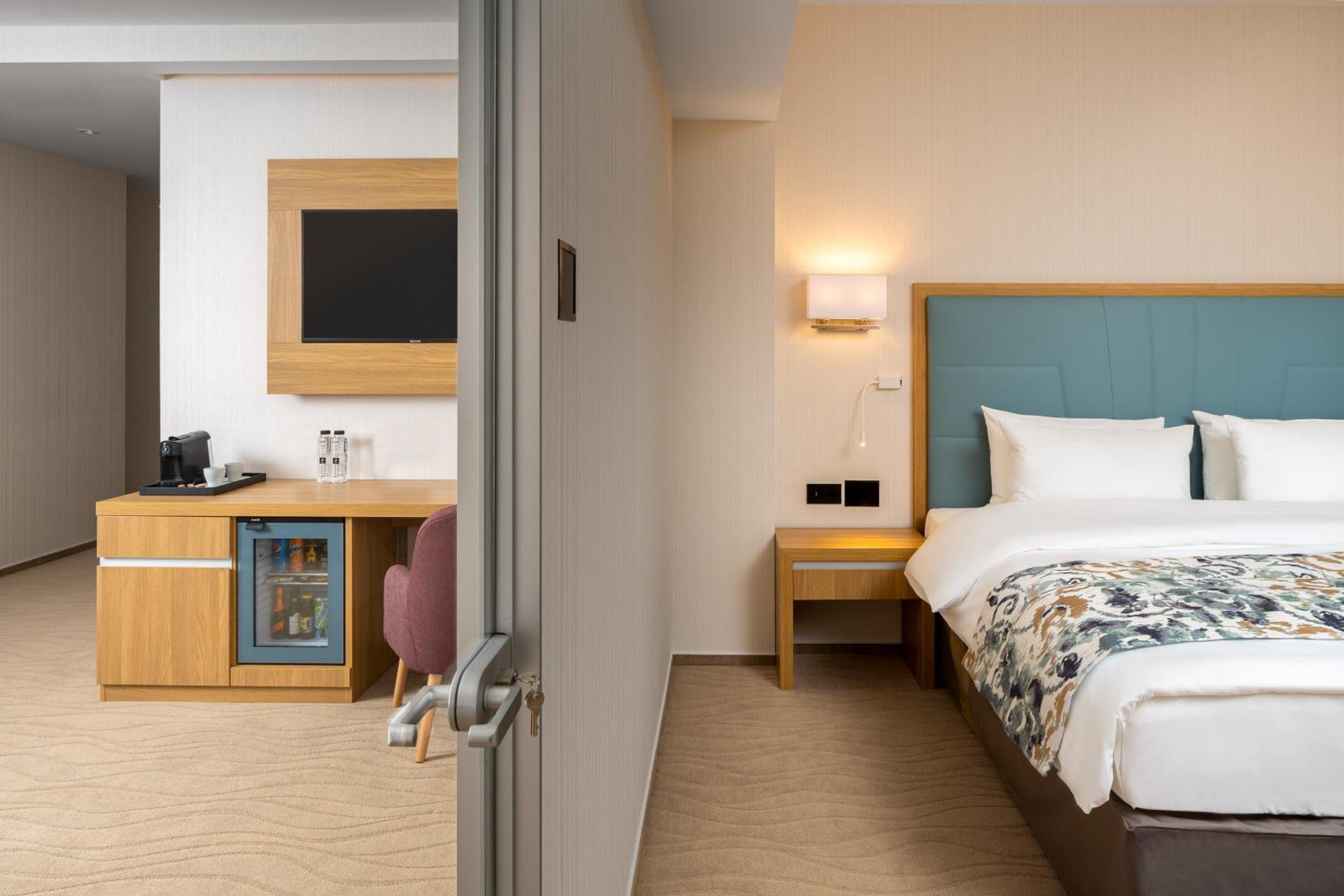 Suite, King Bed