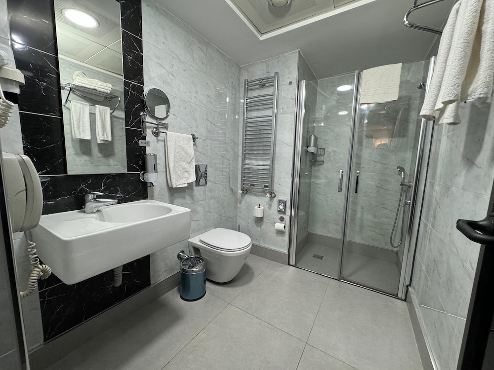 The Hotel Beyaz Saray & Spa, Istanbul 63/65
