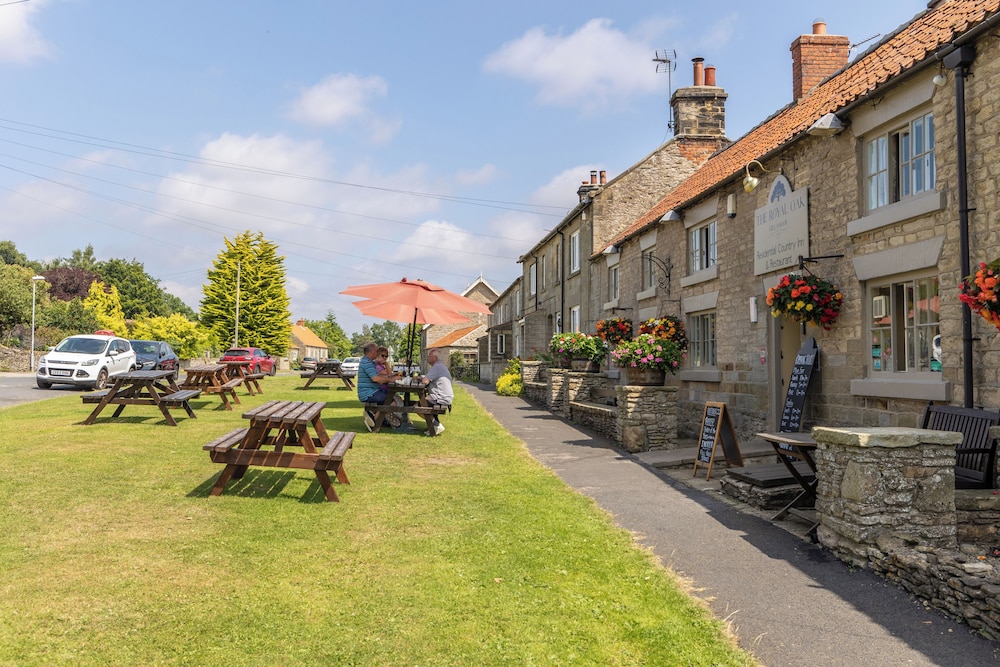 The Royal Oak Inn 34/49