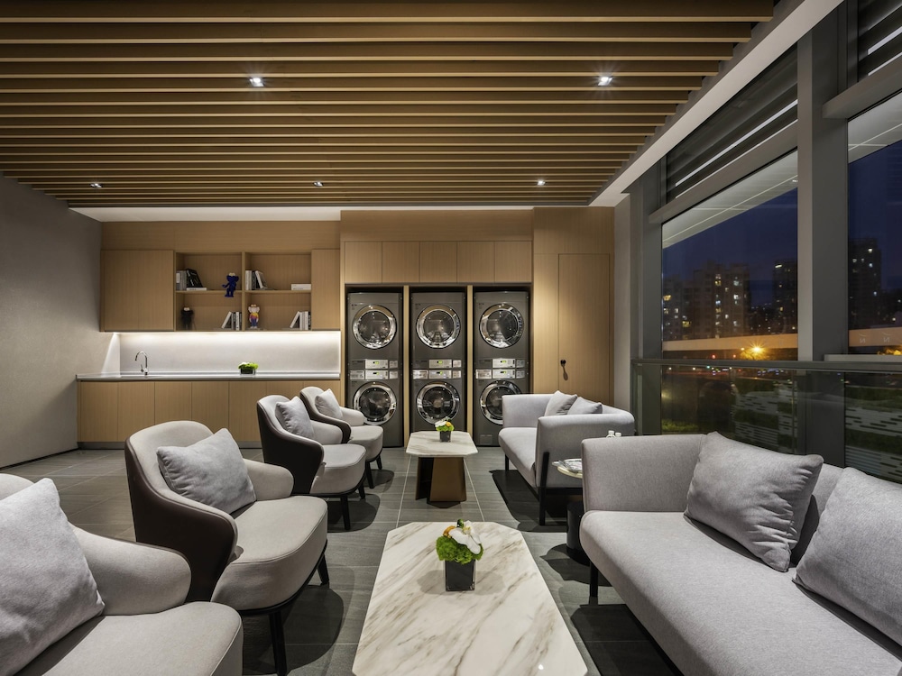 Novotel Shanghai Wanyuan 26/50