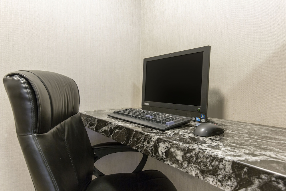 Greenstay Hotel and Suites 58/69