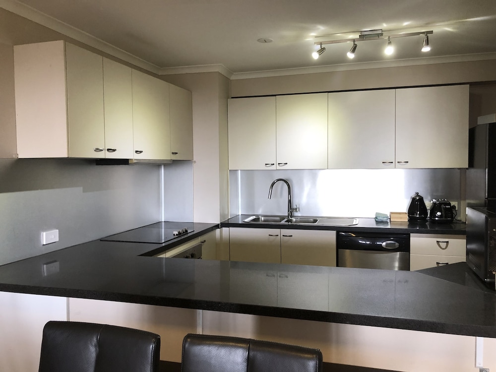 Coral Towers Holiday Suites 59/69
