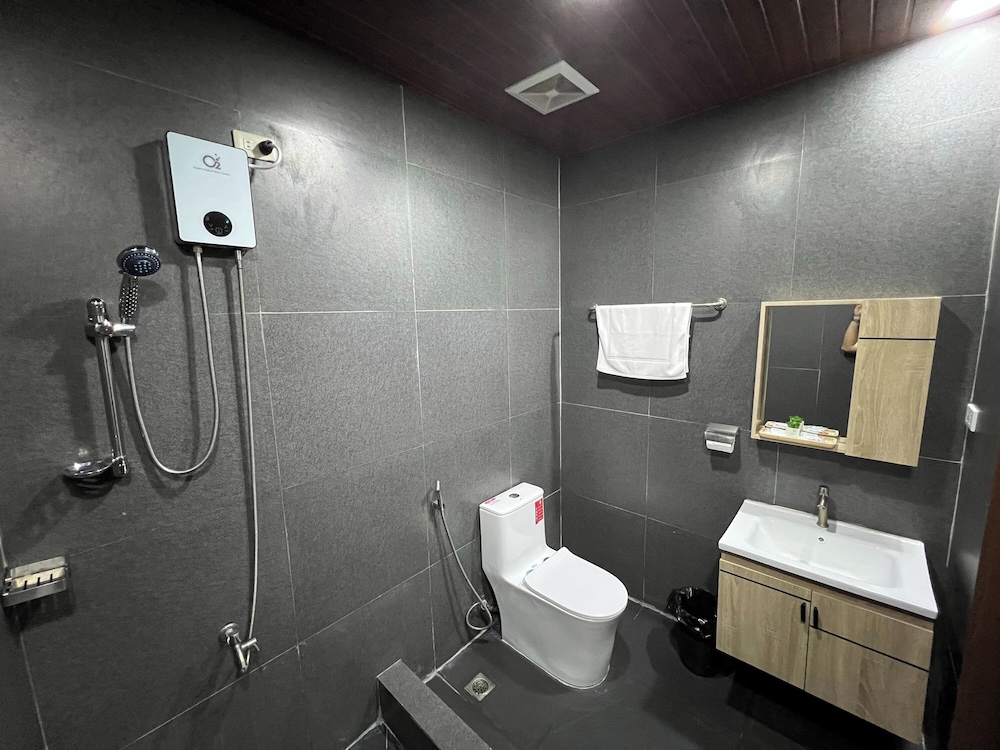 غرفة بريميوم بسرير كوين، Rossa Hotel 8/10