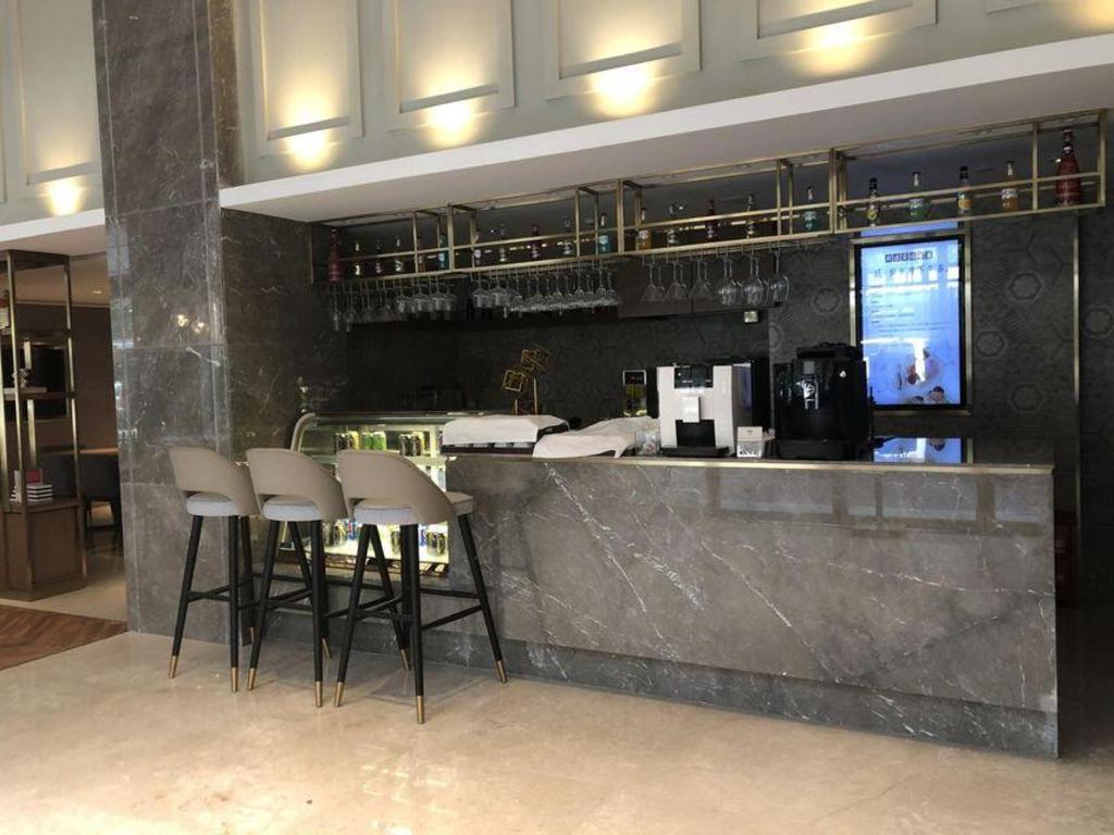 Yitel Premium(Shanghai Zhongshan Park) 9/50