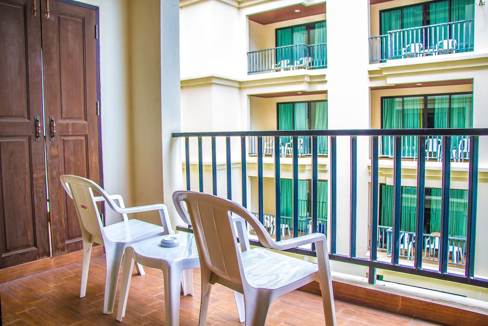 Mike Garden Resort Hotel 30/61