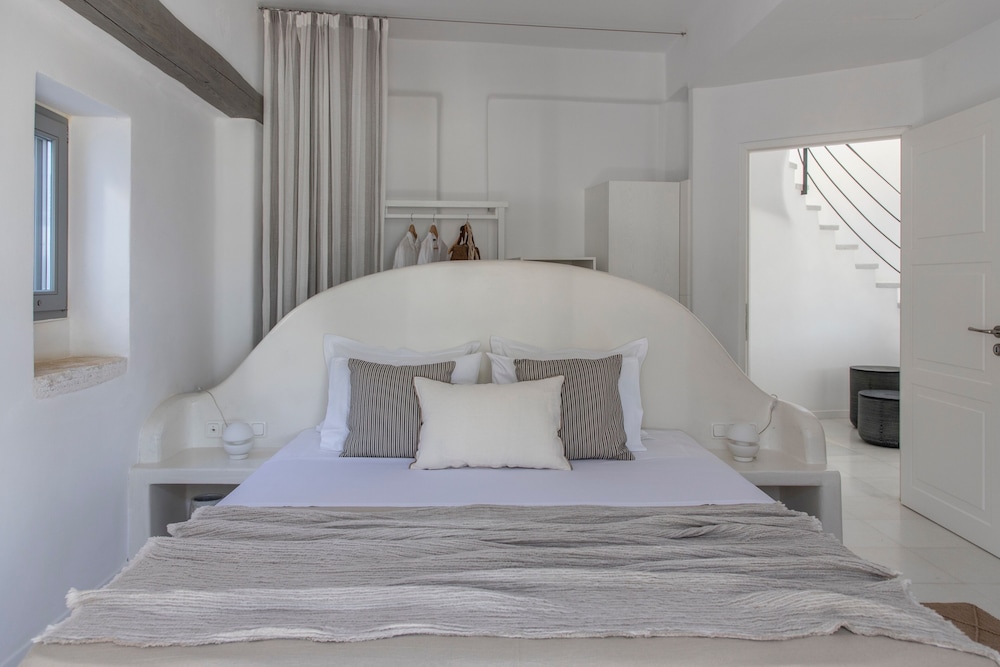 AQUA BREEZE VILLAS NAXOS 15/50