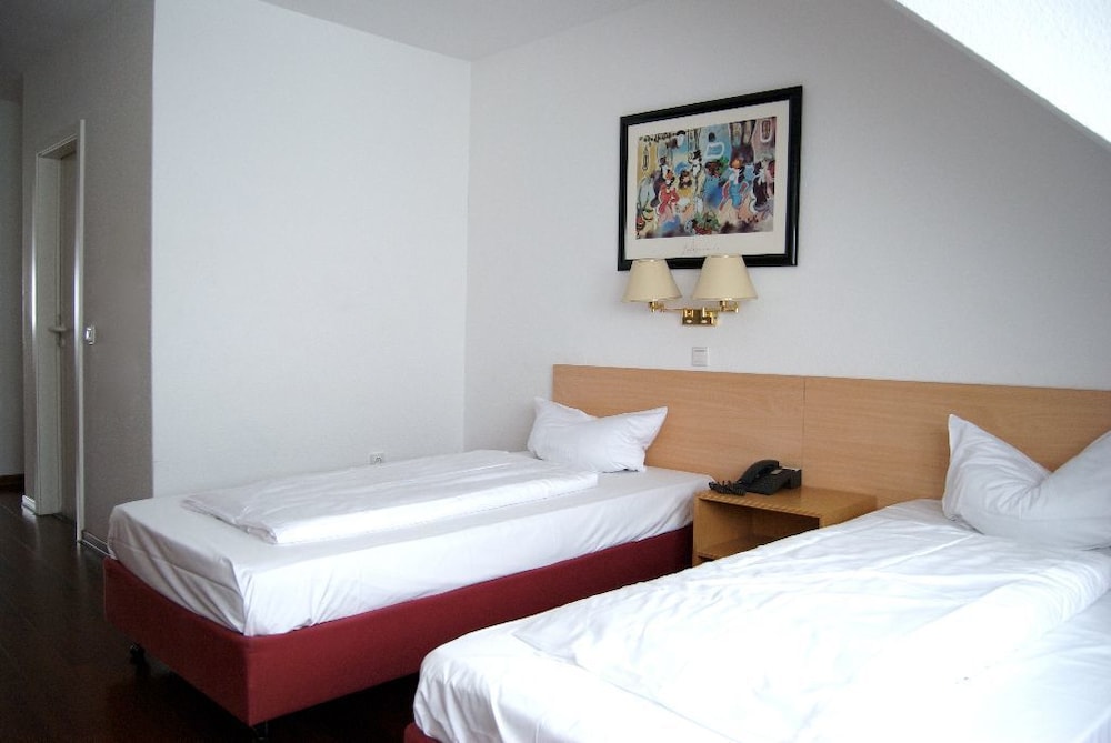 Rugs Hotel Dusseldorf 11/50
