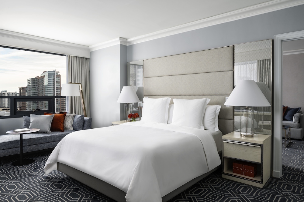 Midtown, Suite, King Bed, Four Seasons Hotel Atlanta 2/3