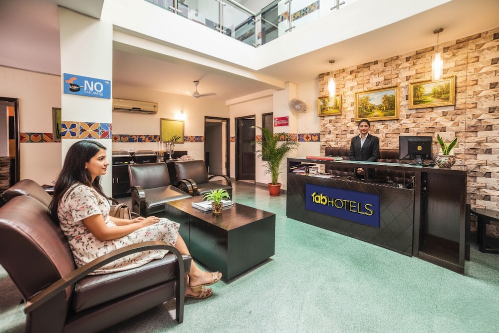 FabHotel Anutham Saket 28/36