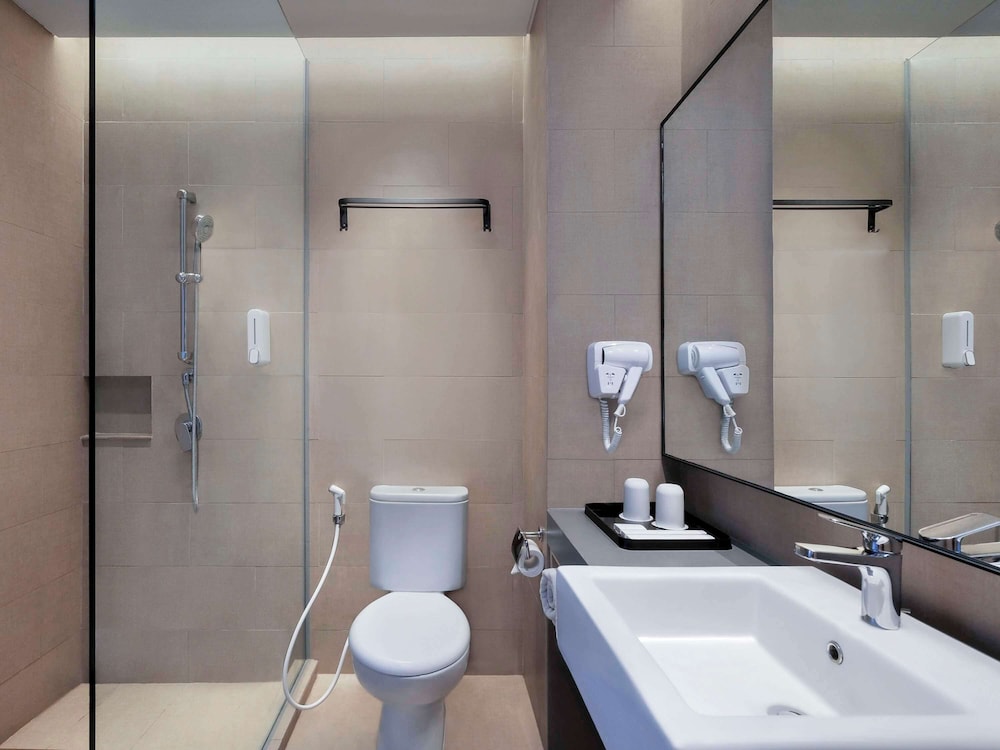 Ibis Surabaya Tidar 23/23