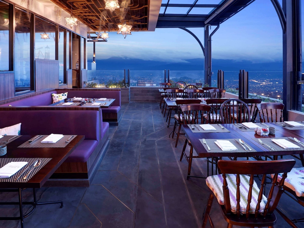 Grand Mercure Bandung Setiabudi 47/71
