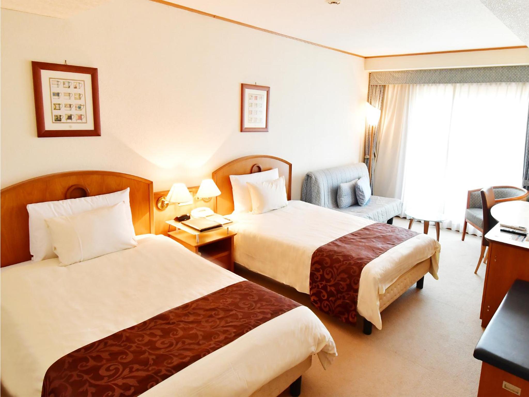 Room, Twin Beds, with Extra Bed