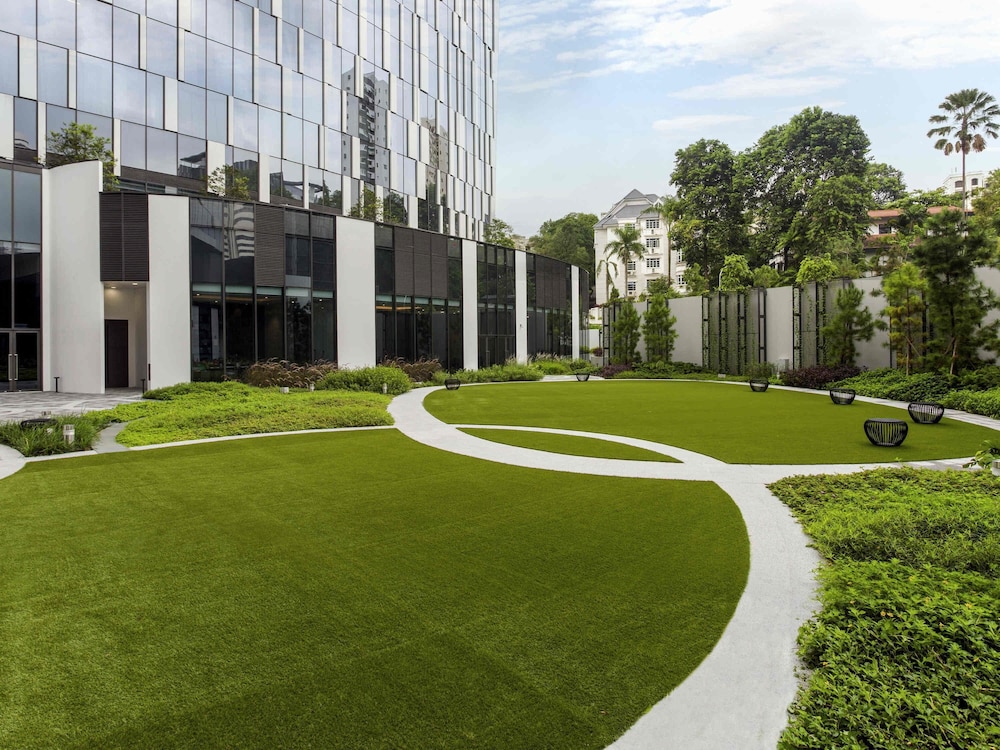 NOVOTEL SINGAPORE ON STEVENS 68/73