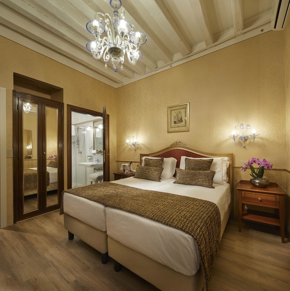 STANDARD, DOUBLE OR TWIN BED