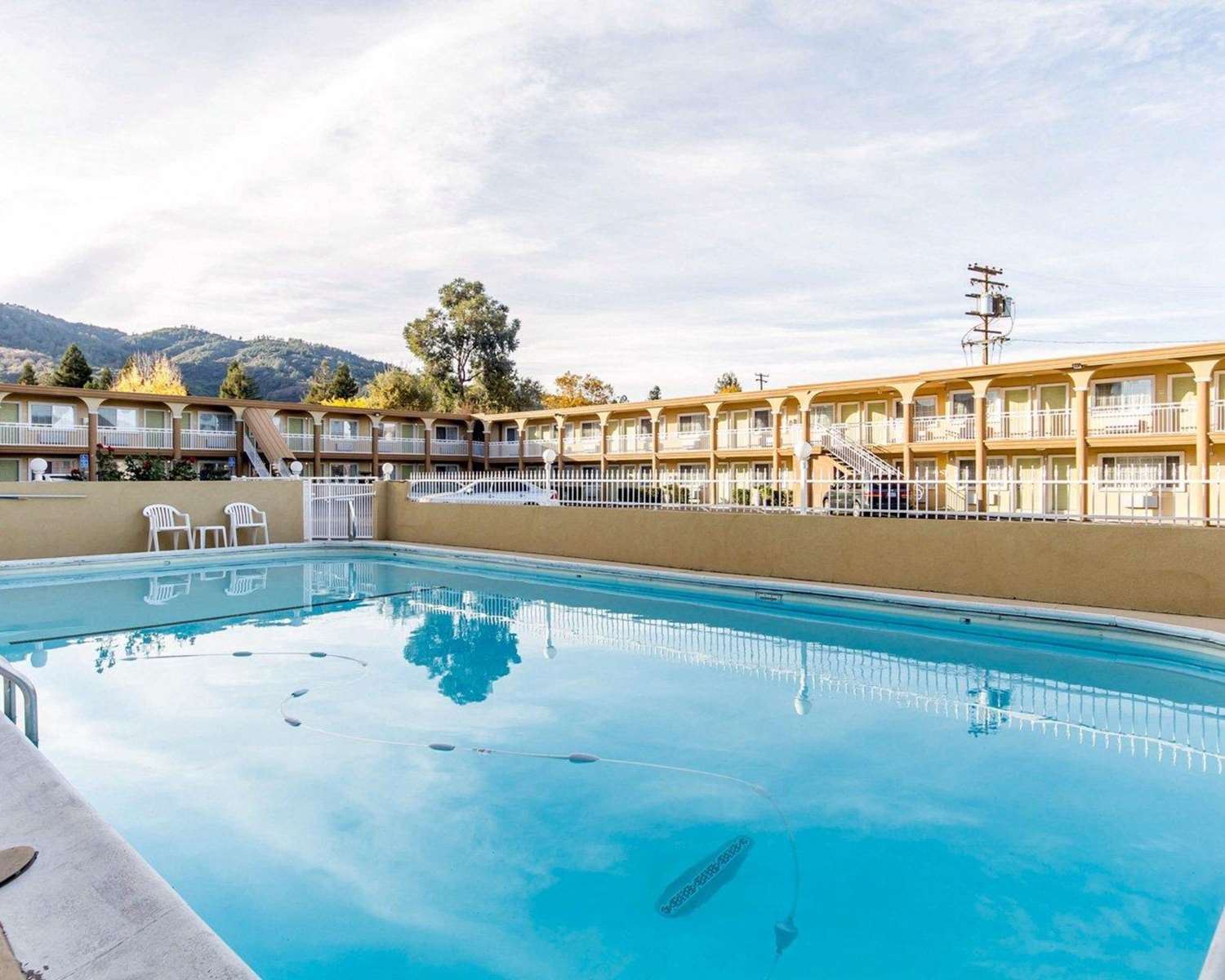 Quality Inn Ukiah, CA 27/43