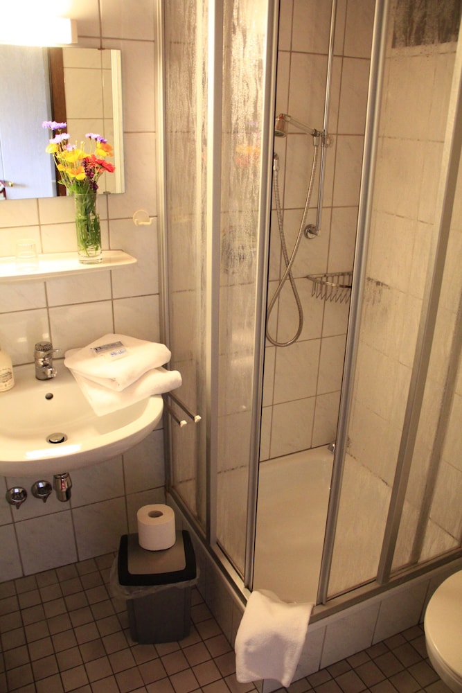 Standard, Single, Single Bed
