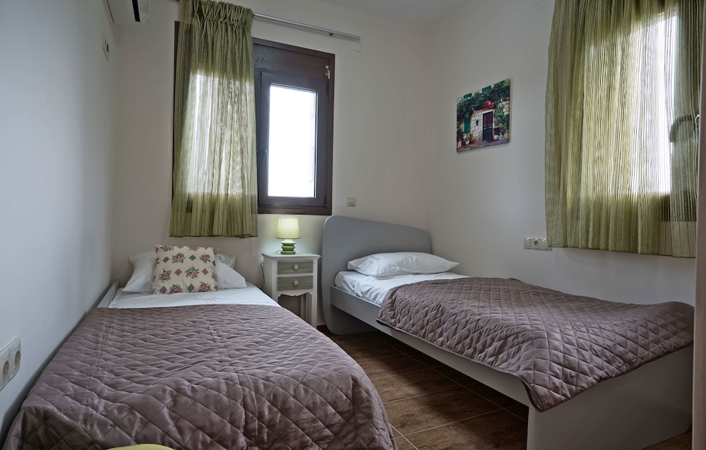 Olive Garden Villas 8/50
