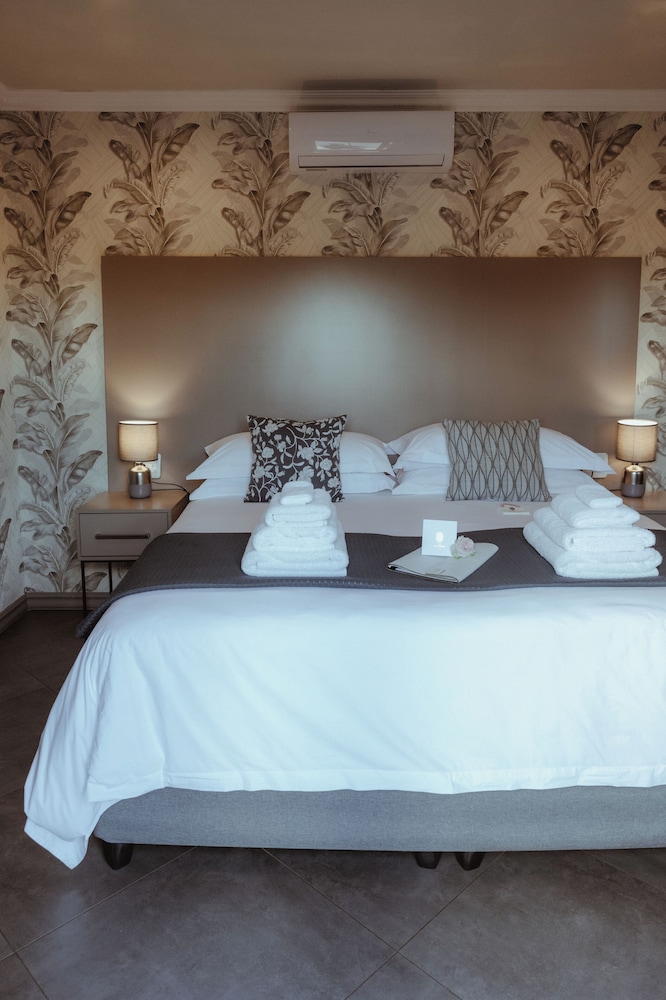 The Feather Hill Boutique Hotel 10/29