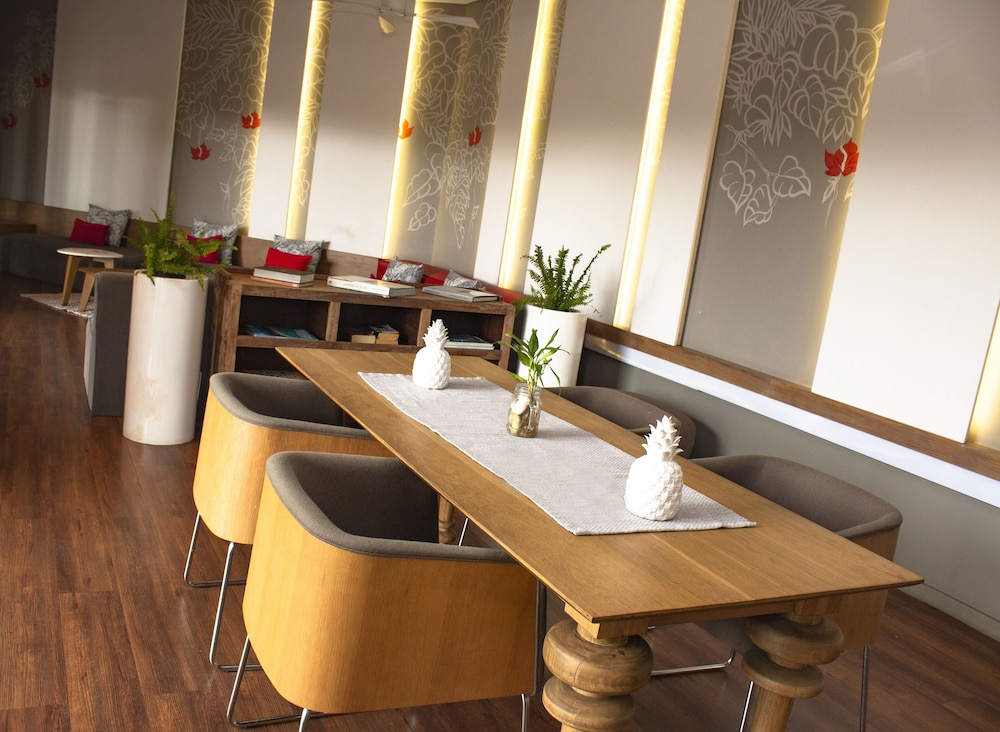 The Address Boutique Hotel 65/73