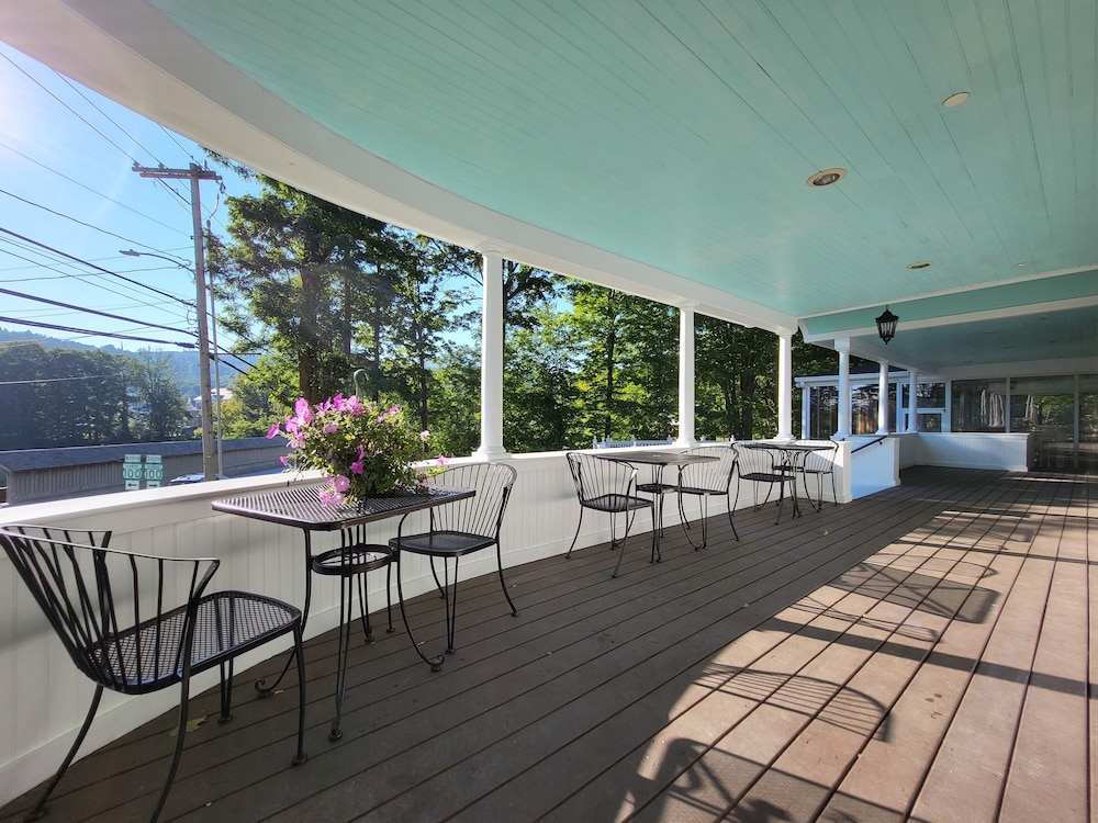 The Stowe Inn 55/64