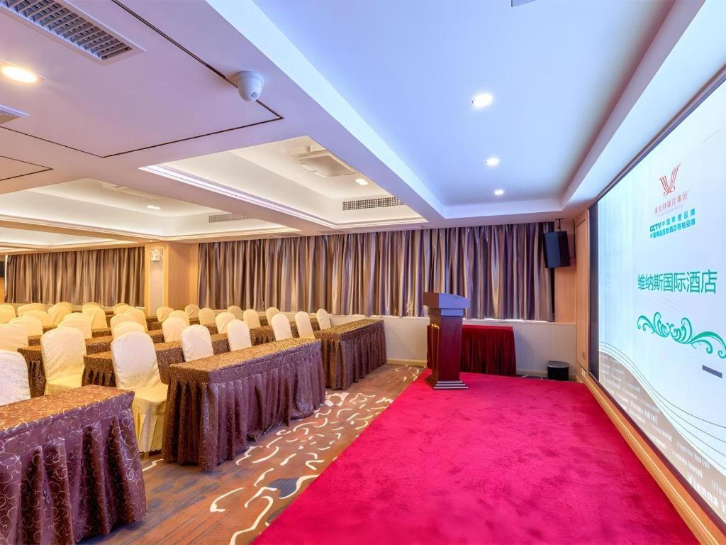Venus International Hotel (Huizhou West Lake) 37/55