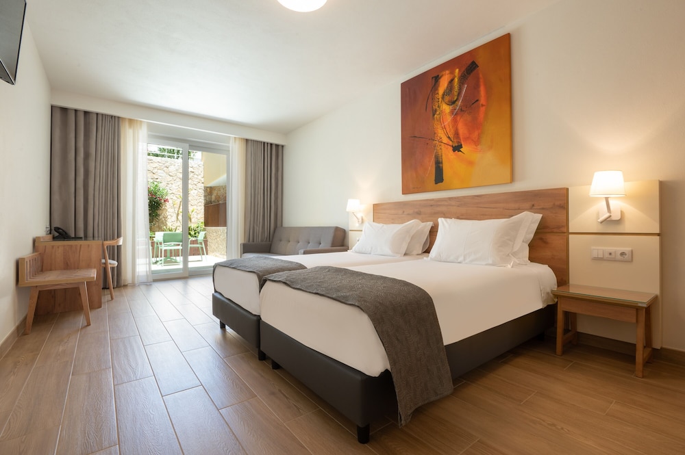 FAMILY, APARTMENT, POOL VIEW, BALCONY OR TERRACE, BALCONY