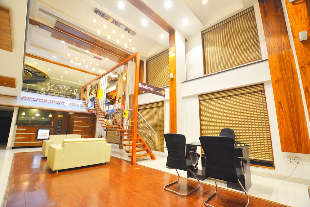 OYO Premium Mysore MG Road 3/25